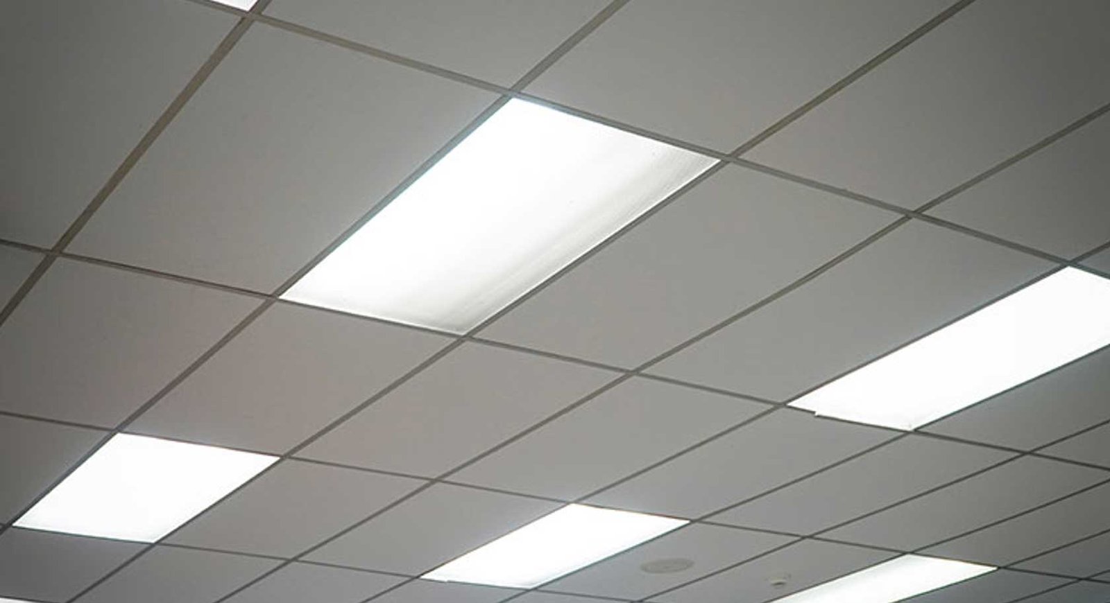 Advantages of installing LED panels in your office