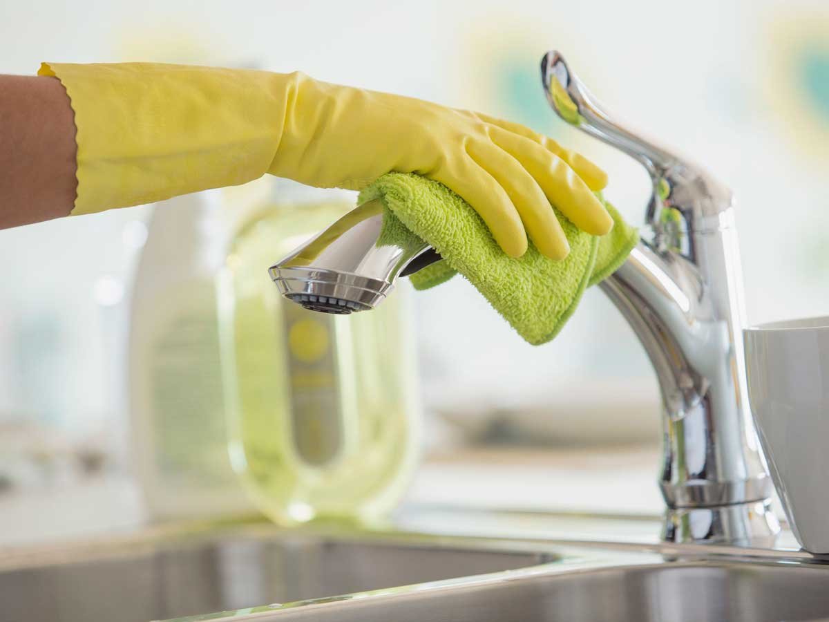 Use Vinegar To Remove Hard Water Stains