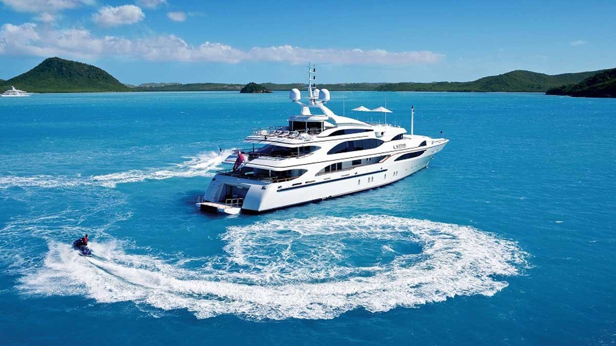 5 Reasons to Use a Yacht Rental Service