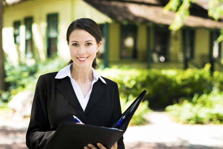 Benefits of Hiring Real Estate Professional to Sell Your Property