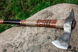 A Guide to Important Features of a Tomahawk Axe
