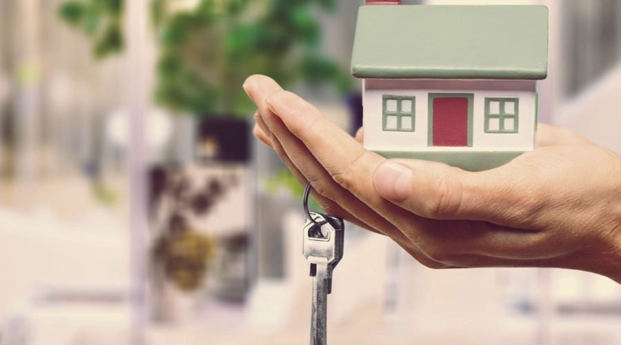 Selling Your Home Through a Real Estate Agent Vs. Cash Buyer