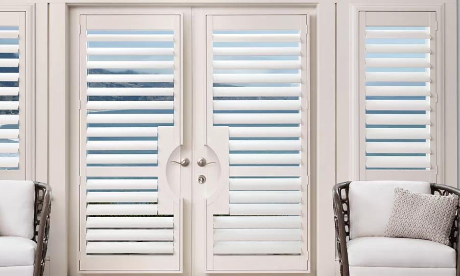 Installing Window/Door Blinds Offers Up Many Benefits.