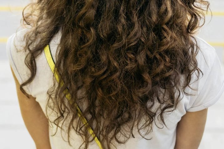 Why Should you not Touch Curly Hair When it's Drying