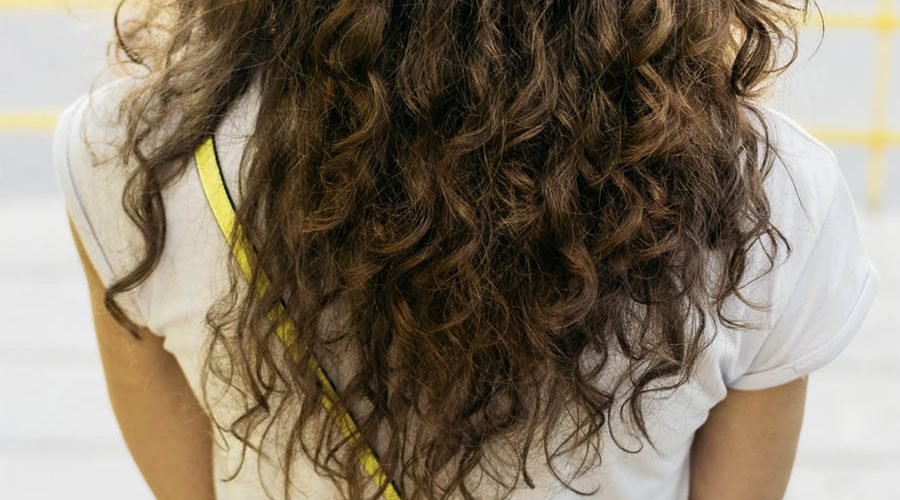 Why Should you not Touch Curly Hair When it's Drying