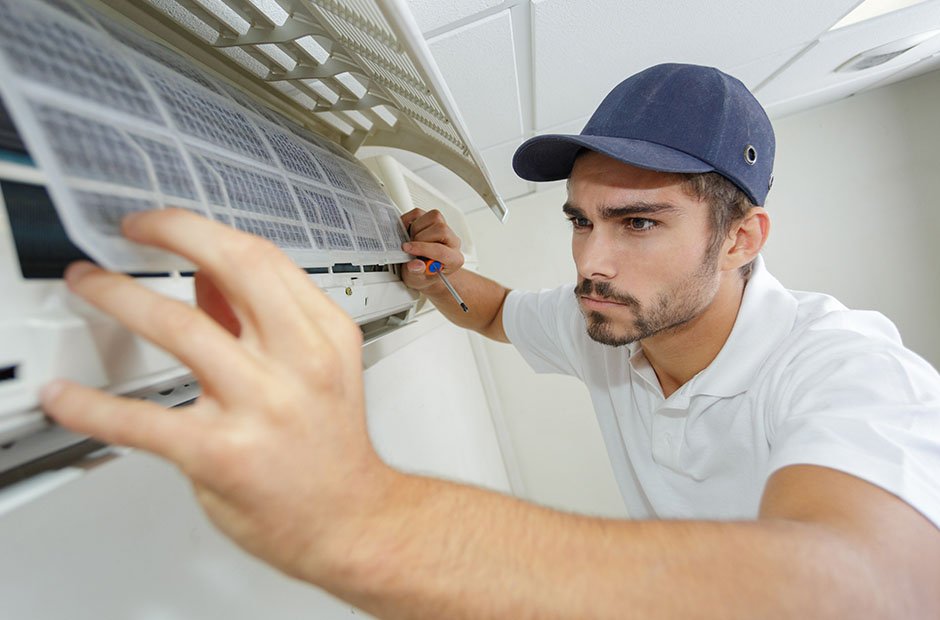 A Comprehensive Guide to AC Replacement Signs, Types, and Cost Factors