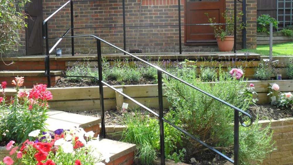 10 Outdoor Handrail Ideas to Enhance Your Home