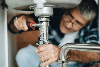 Pros and Cons of DIY Plumbing Projects
