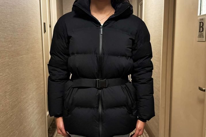 women’s puffer jackets remain a popular fashion item