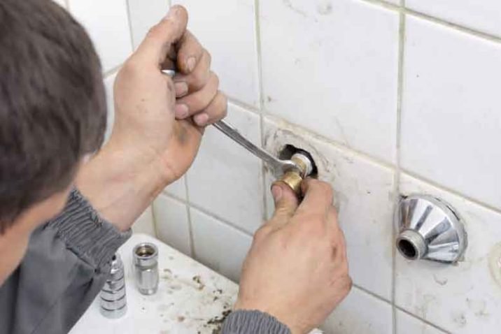 When Should Homeowners in El Cajon Call a Plumber?