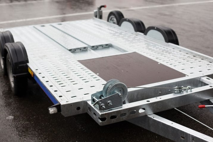 What Should You Look for in a Tilt Trailer